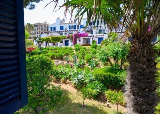 Newly Renovated 2 Bedroom Beachfront House Sitio de Calahonda Екстериор снимка